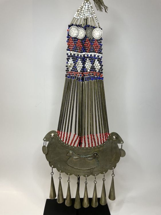Sekil Mapuche con Mostacillas, Monedas y Motivo de Aves